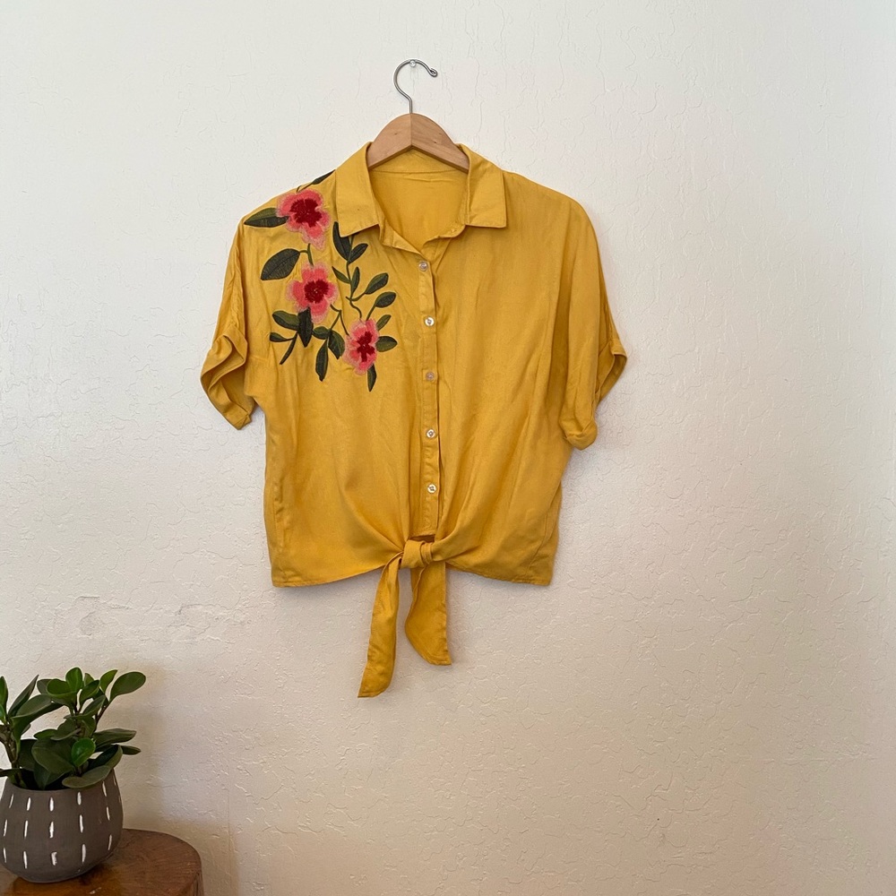 Short sleeve button up floral embroidered blouse